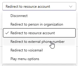 Screenshot eines UI-Dropdowns im Microsoft Teams Admin Center mit der Option Redirect to resource account; zeigt Kontext zu Auto Attendant und Voice Application Policy, sichtbar ist ein Auswahlmenü mit weiteren Redirect-Optionen.